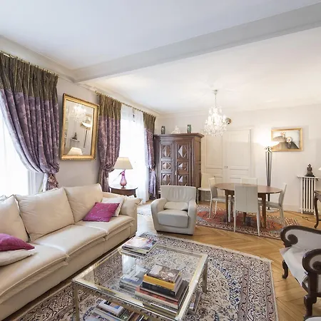 Veeve - Vintage Elegance In The 16th Paris