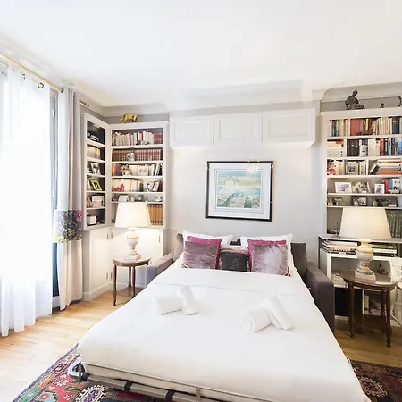Veeve - Vintage Elegance In The 16th Paris